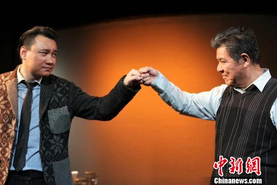 人艺小剧场话剧《解药》迎百次登台
